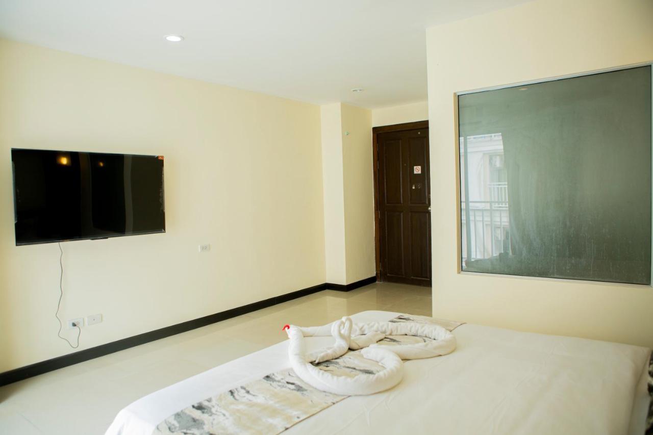 Blue Skyline Hotel Patong Екстериор снимка