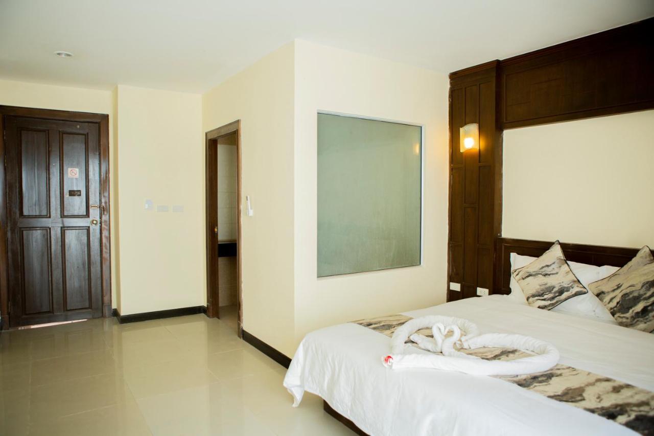 Blue Skyline Hotel Patong Екстериор снимка
