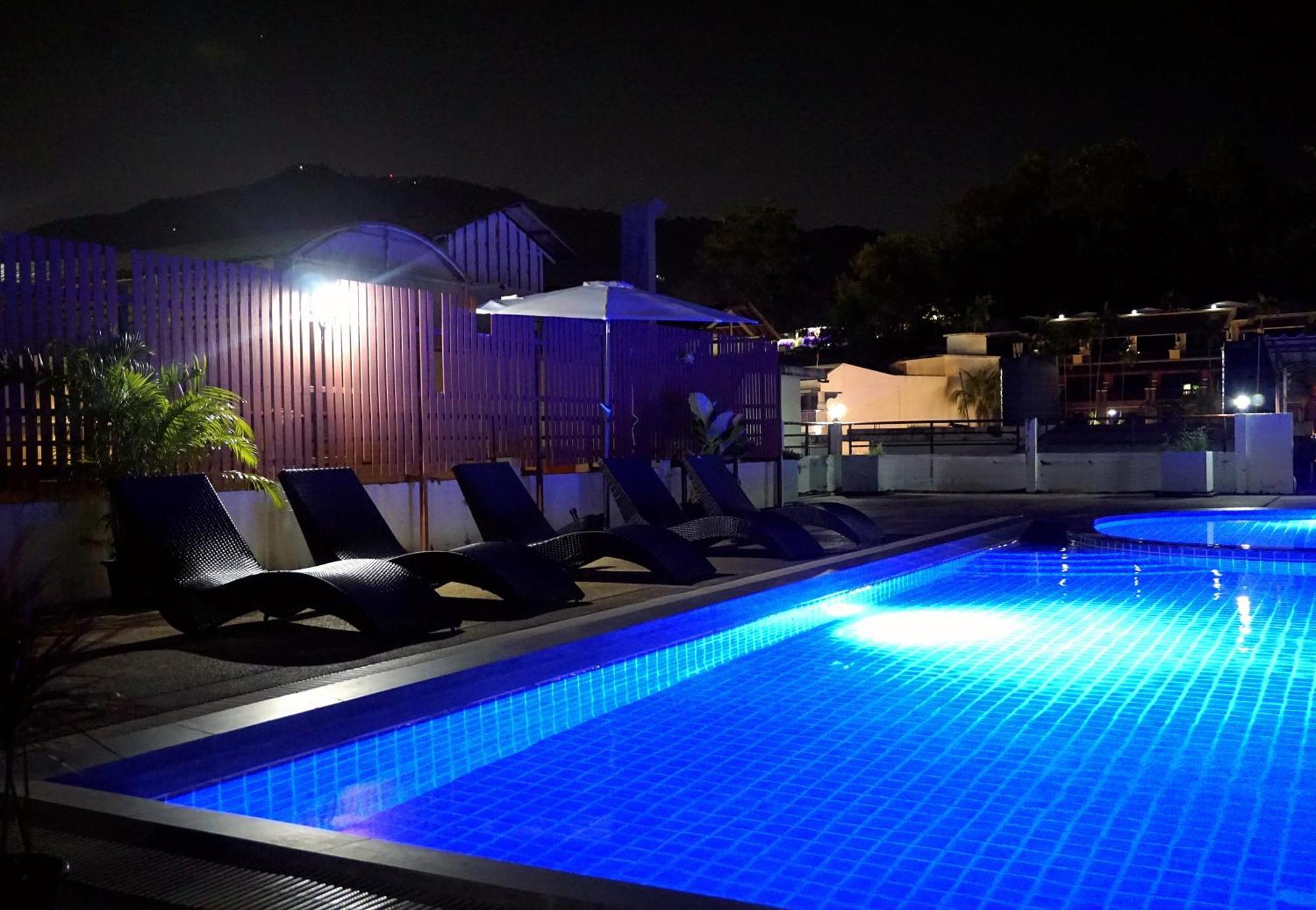 Blue Skyline Hotel Patong Екстериор снимка