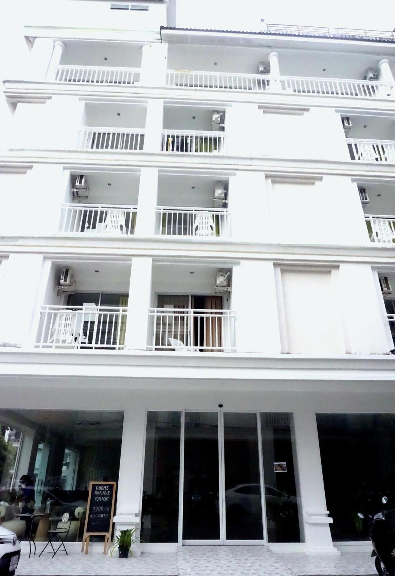 Blue Skyline Hotel Patong Екстериор снимка