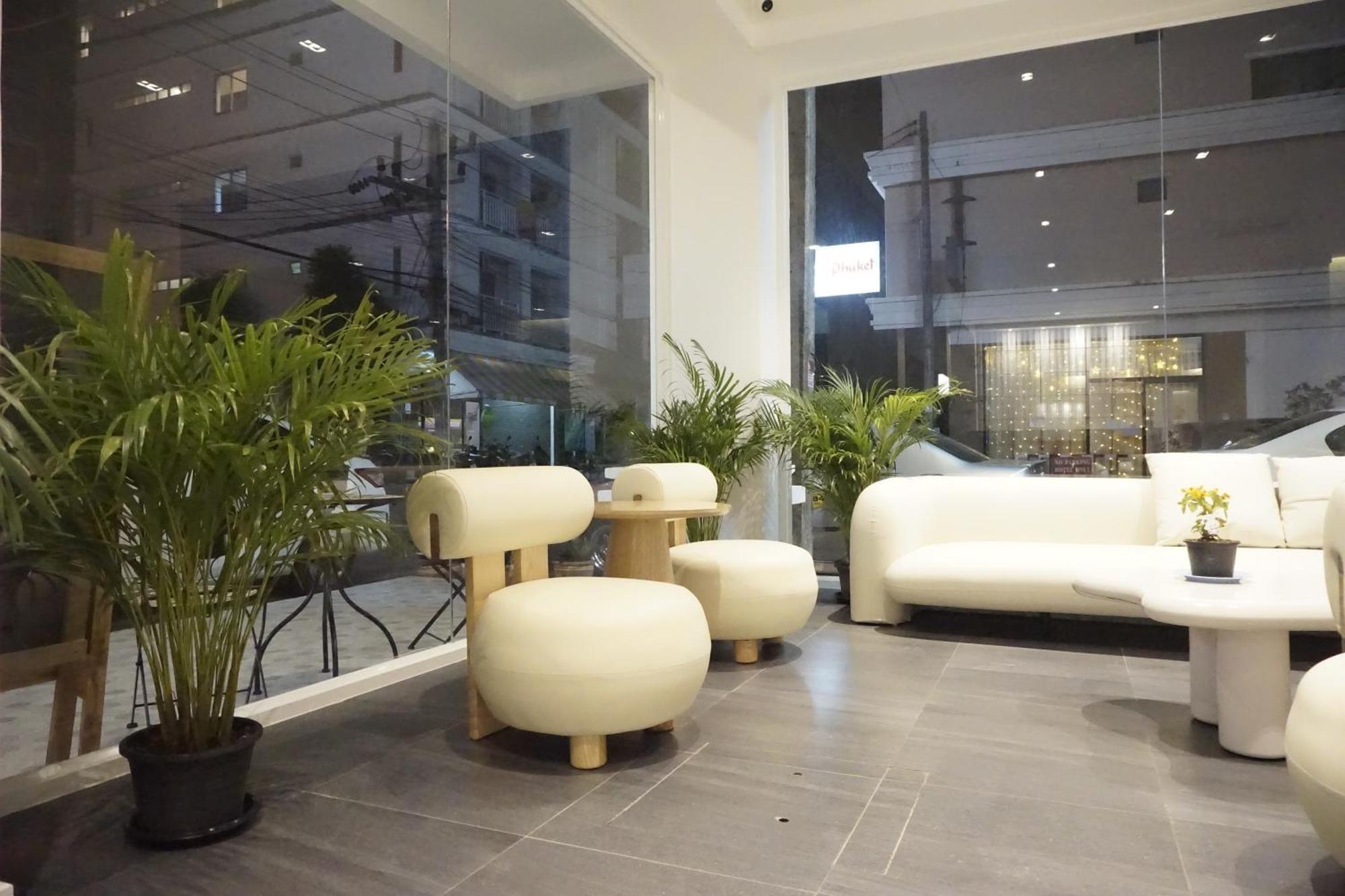 Blue Skyline Hotel Patong Екстериор снимка