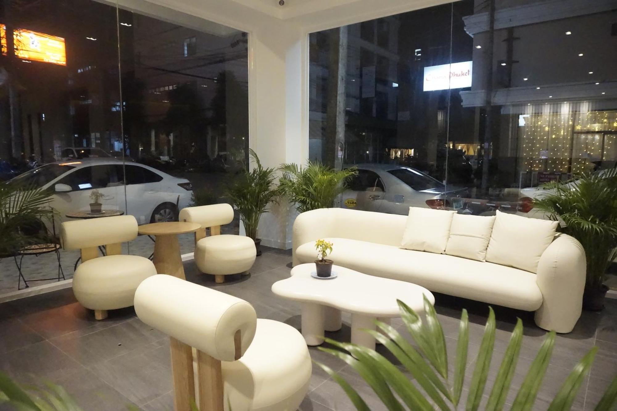 Blue Skyline Hotel Patong Екстериор снимка
