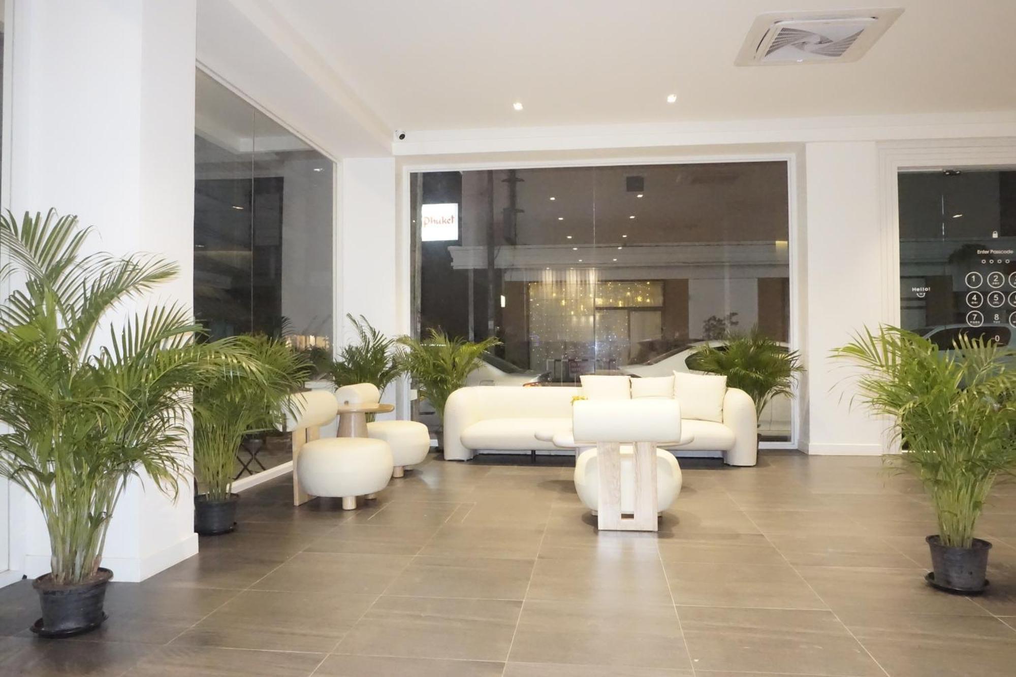 Blue Skyline Hotel Patong Екстериор снимка