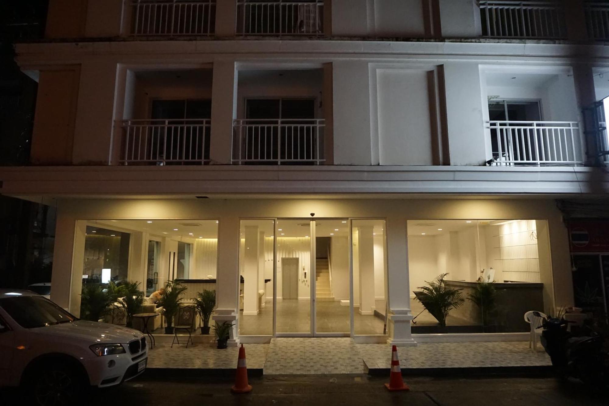 Blue Skyline Hotel Patong Екстериор снимка