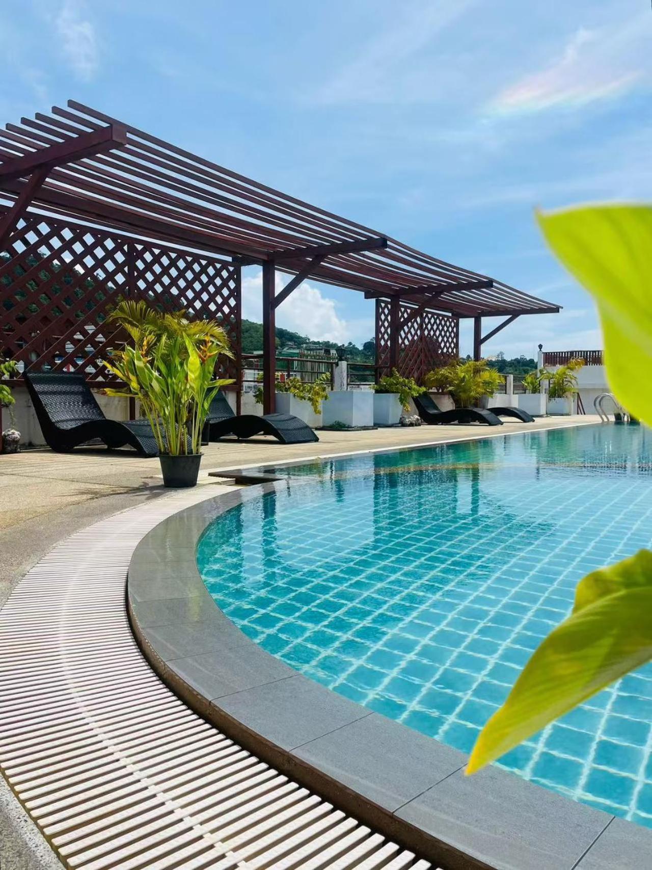 Blue Skyline Hotel Patong Екстериор снимка
